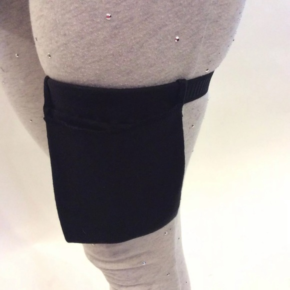 Garter Belt Hidden Pocket Flask Holder Black Dress Bachelorette Party Gift Club - Picture 3 of 4